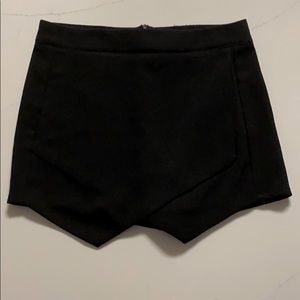 Adorable black mini skort!